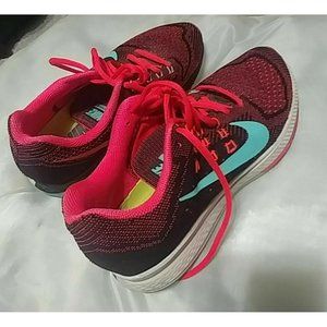 SOLD - NIKE ZOOM WOMENS RUNNING SHOES  9.5